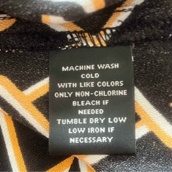 Investments Woman The Bow Blouse Long Sleeve Tie Neck Top - Picture 8 of 11